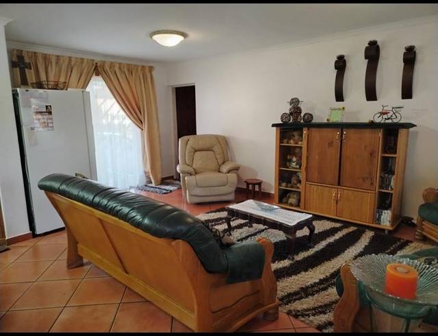 4 BEDROOM PROPERTY TO RENT IN ROOIHUISKRAAL NORTH